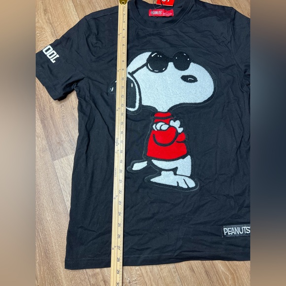 2021 Large Peanuts Snoopy Joe Cool Huge Chenille Patch Graphic Collector T Shirt - Picture 4 of 7